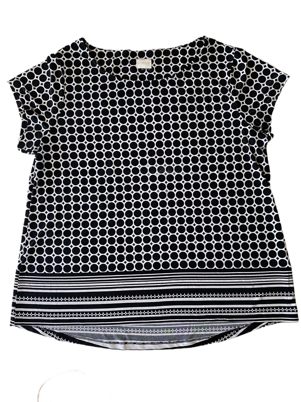 Chico's Black and White Short Sleeve Circle-Print Top